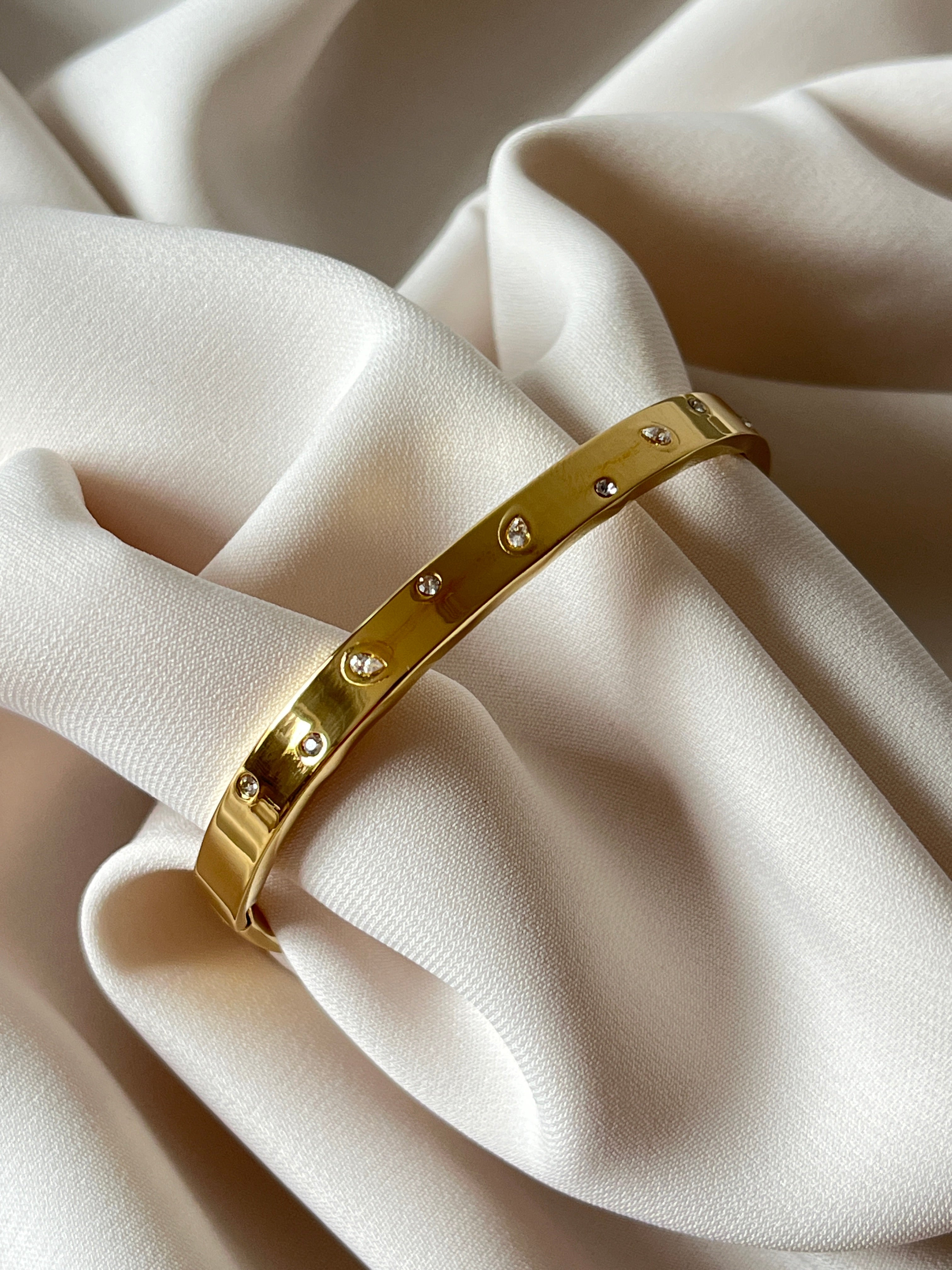 Taşlı Kelepçe Gold