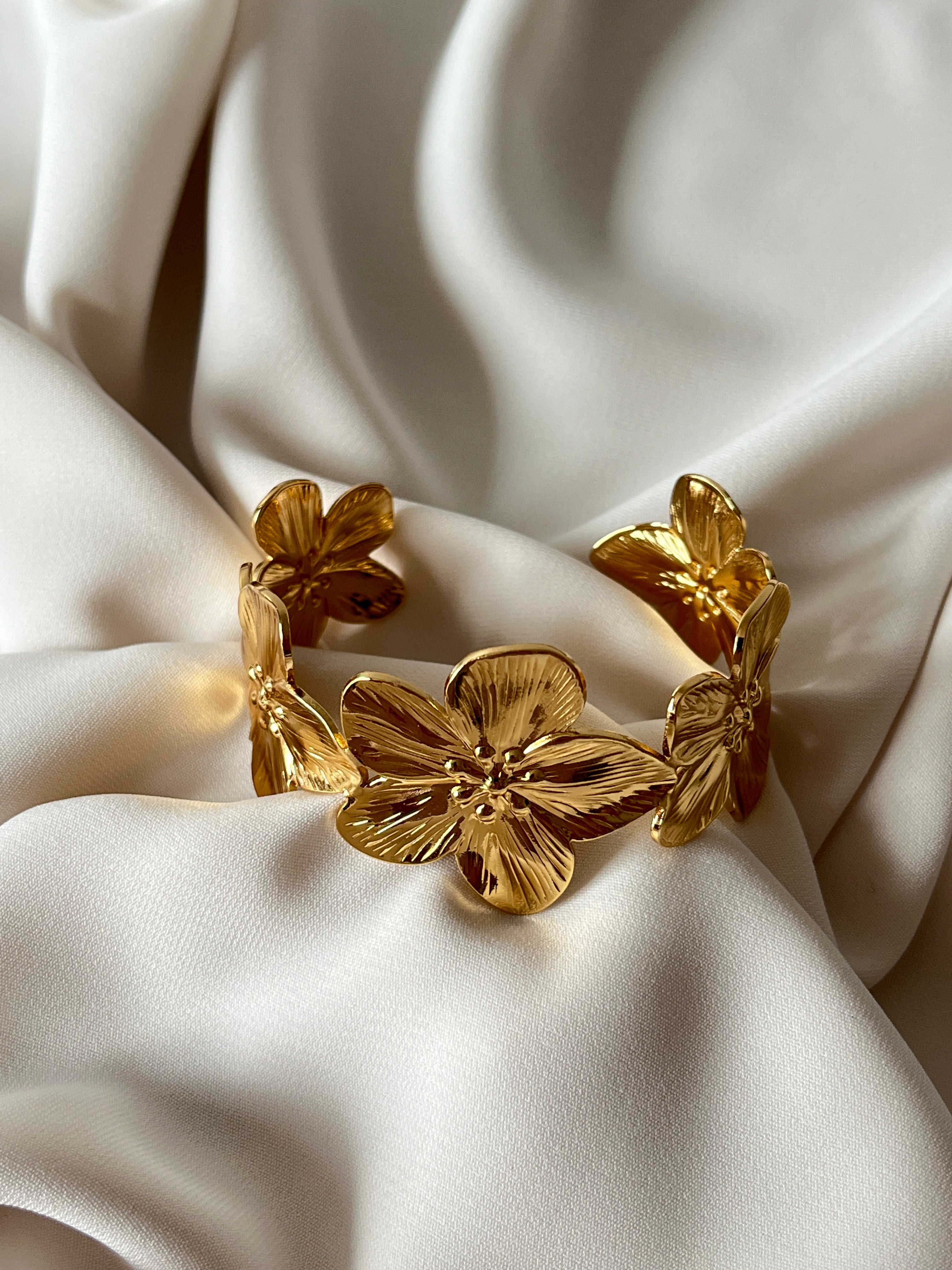 Lotus Kelepçe