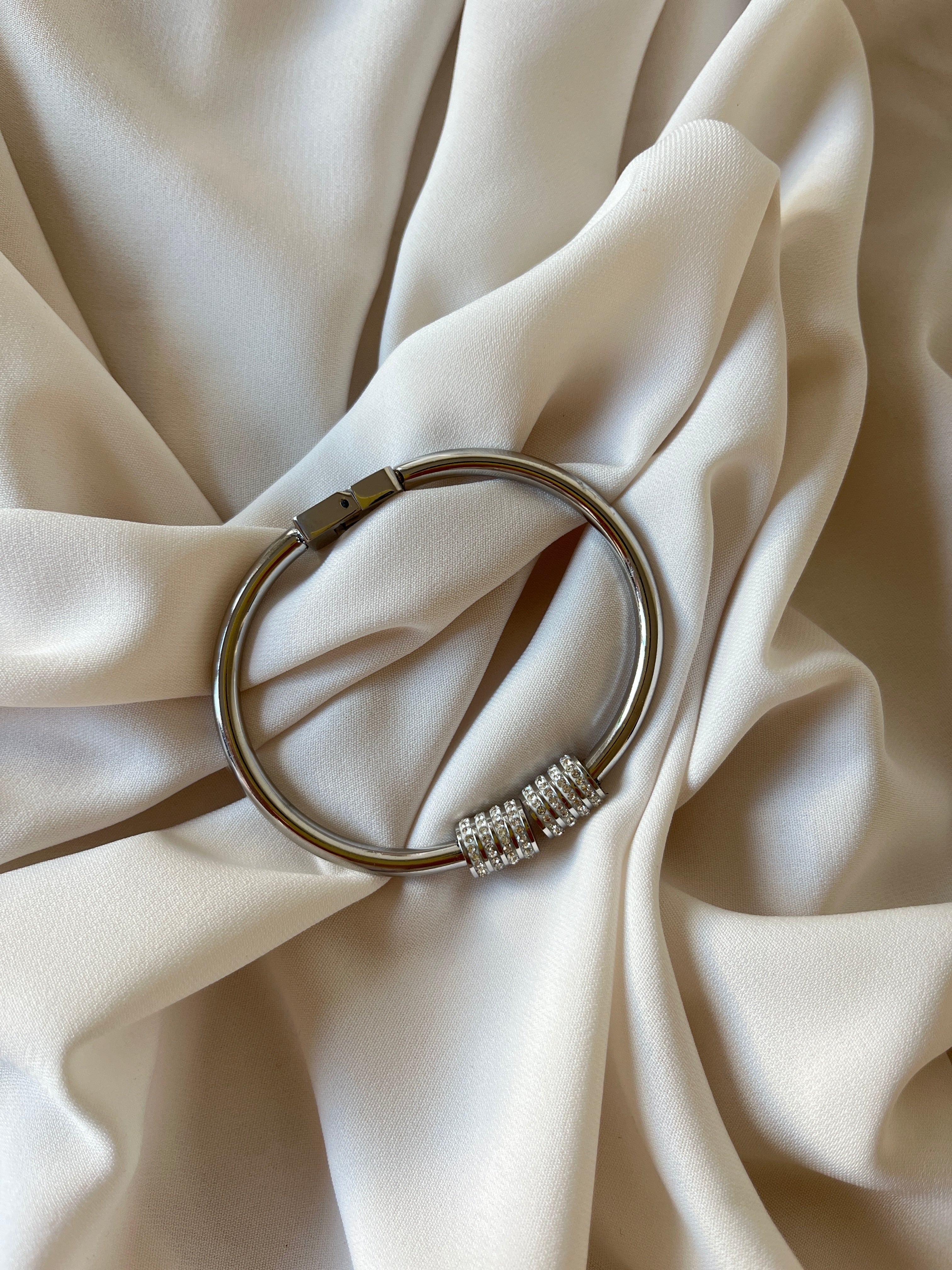 Sarmal Taş Kelepçe Silver