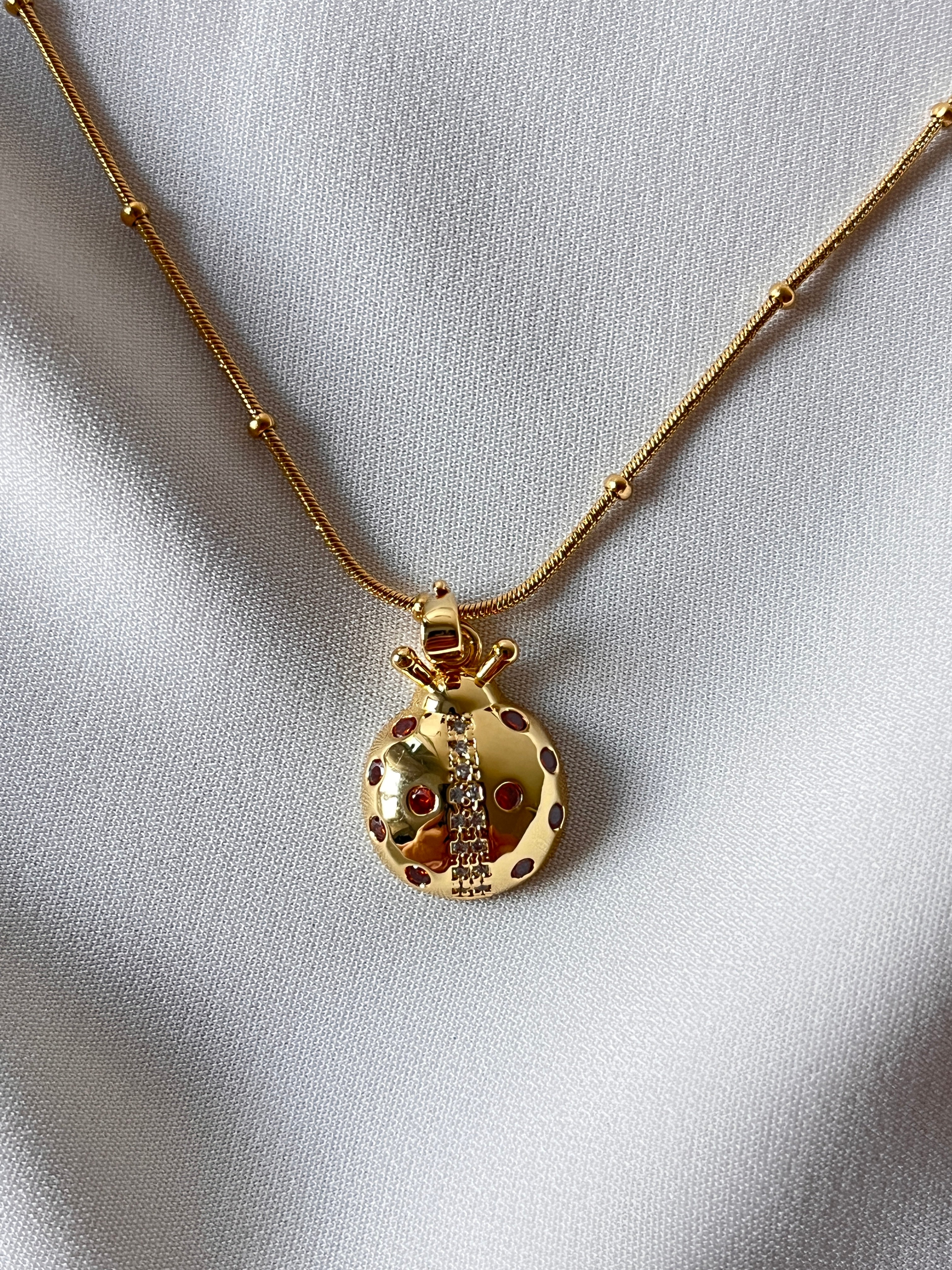 Uğur Böceği Kolye