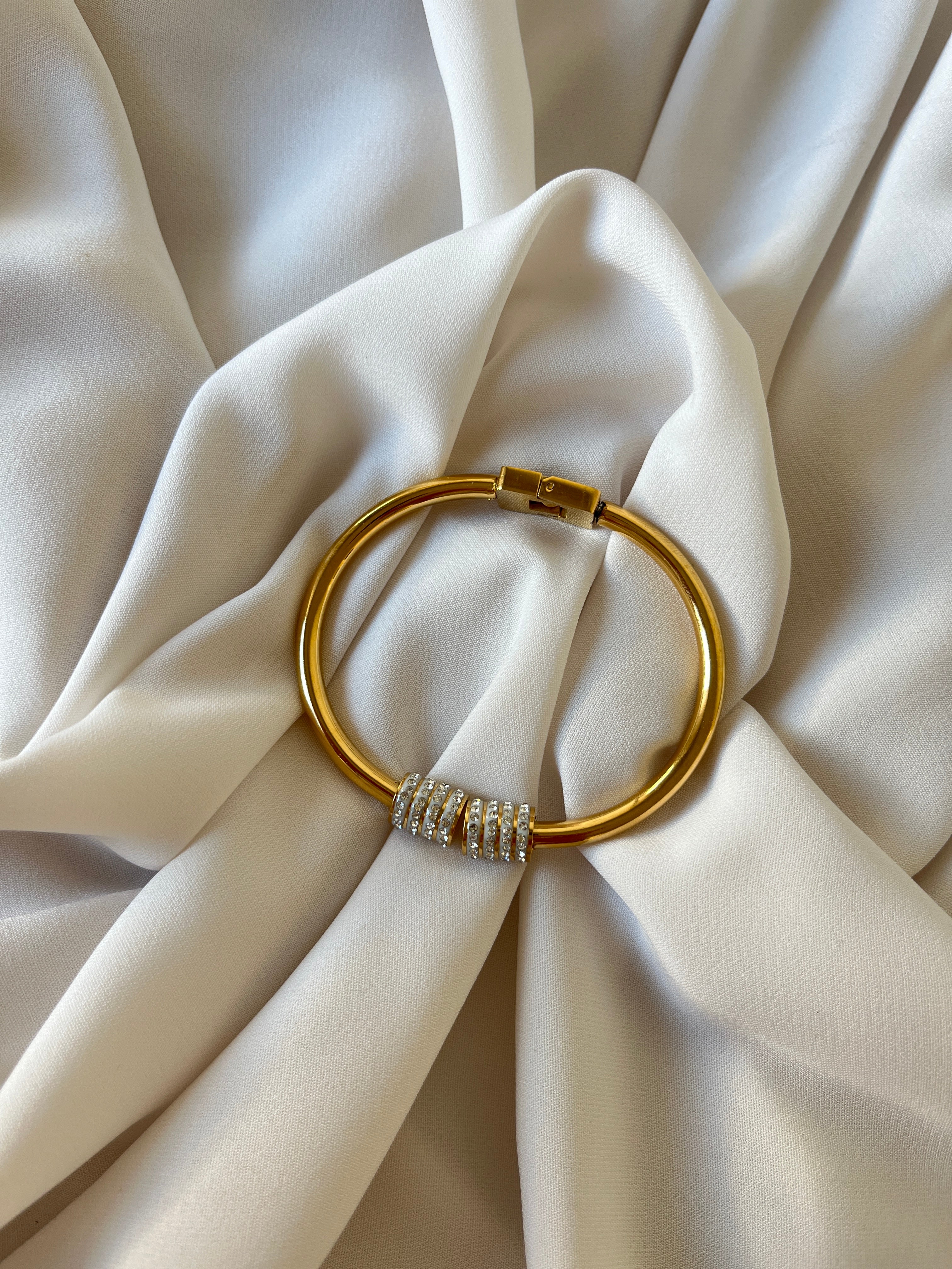 Sarmal Taş Kelepçe Gold