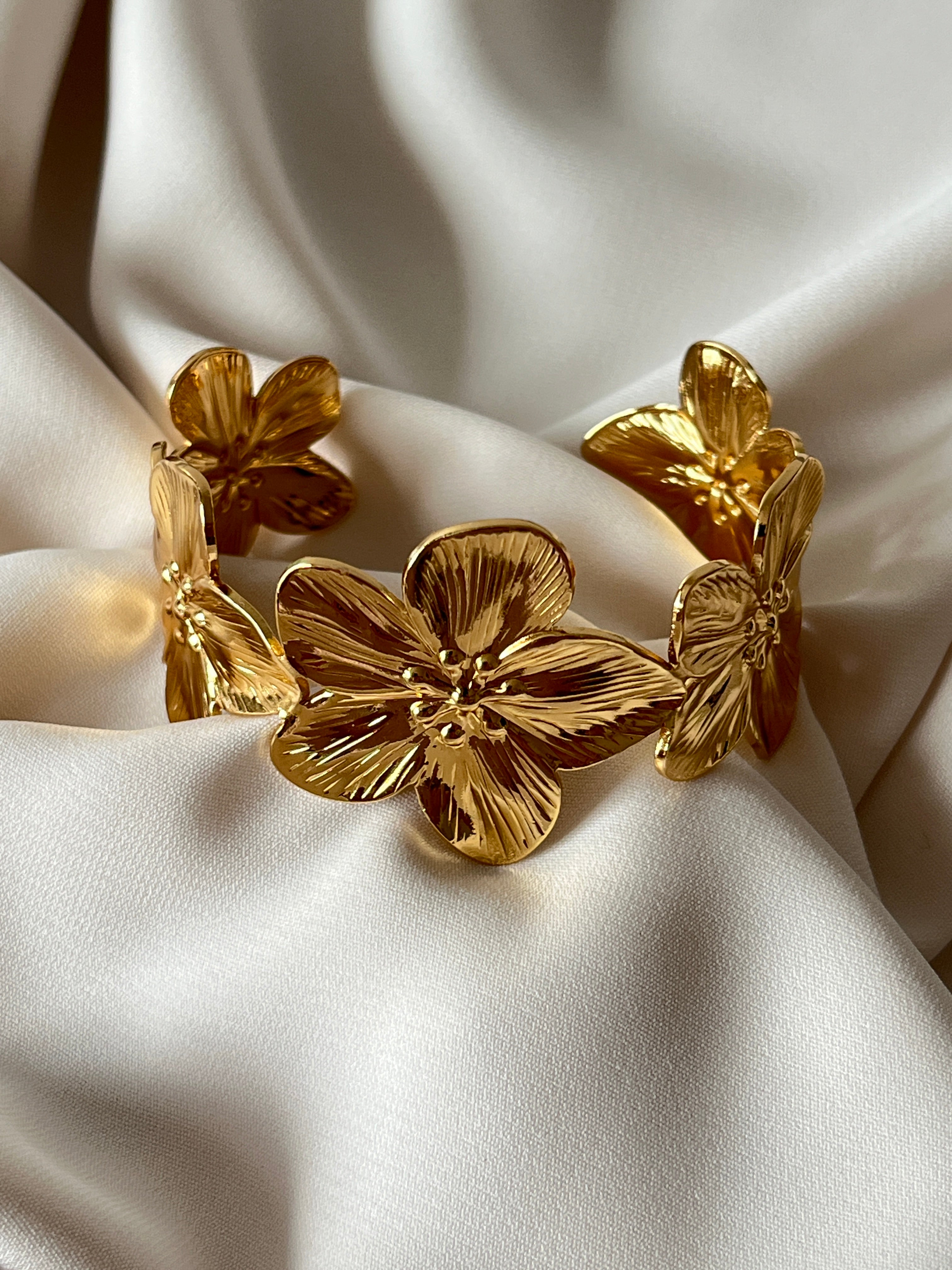Lotus Kelepçe