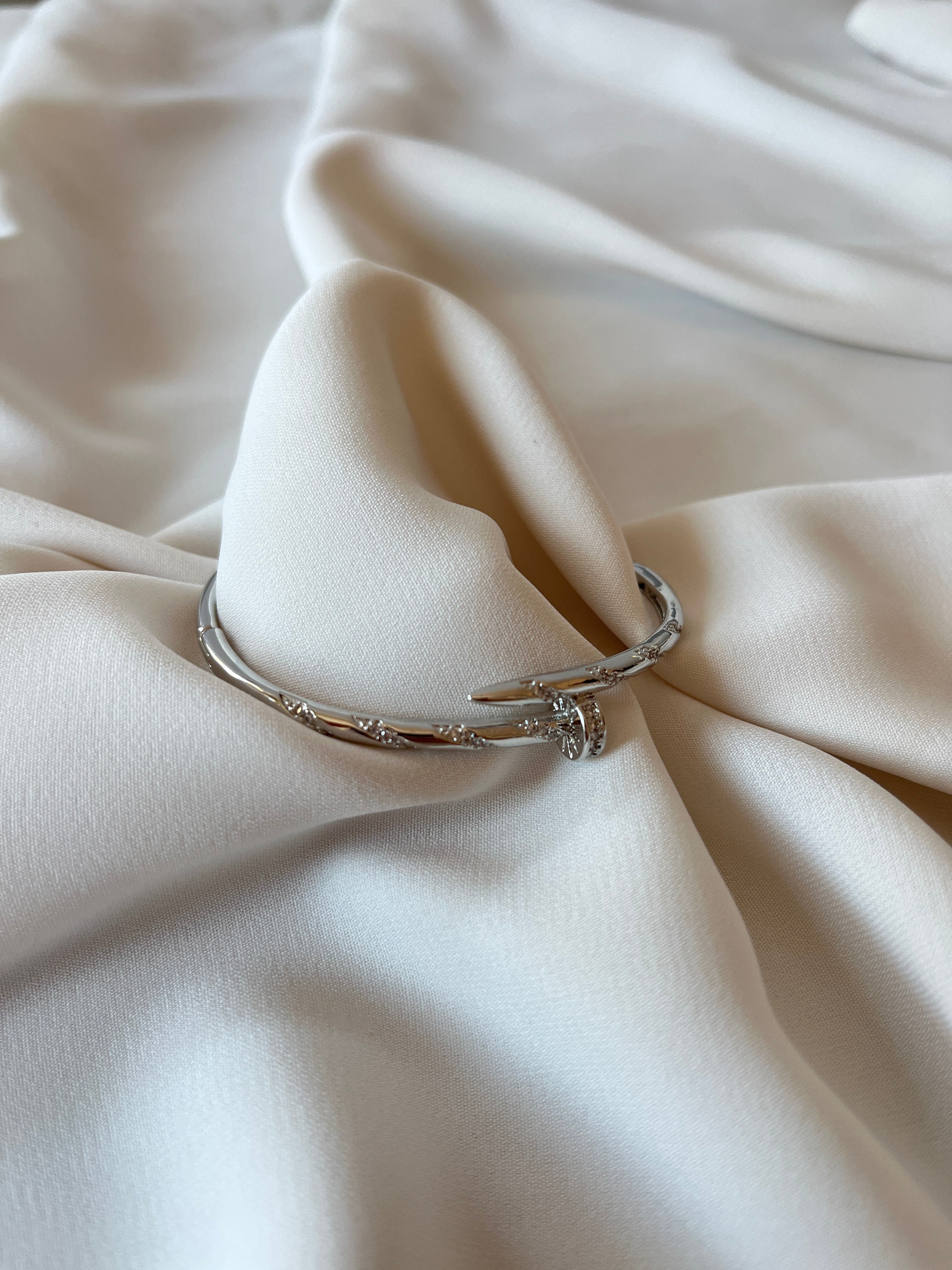 Çivi Silver Kelepçe